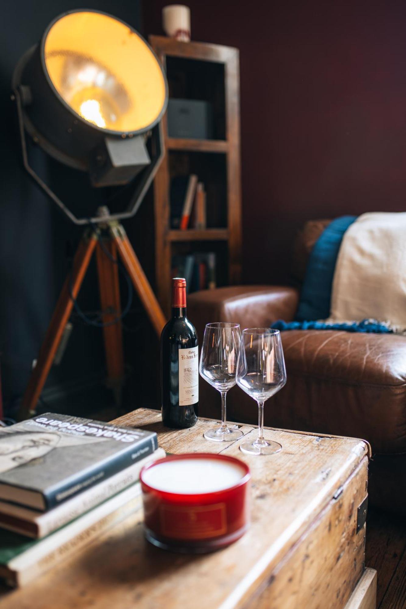 The Bolt Hole - Stratford Upon Avon - Central - Free Offstreet Parking - 2 Bed Luxury Apartment Eksteriør billede